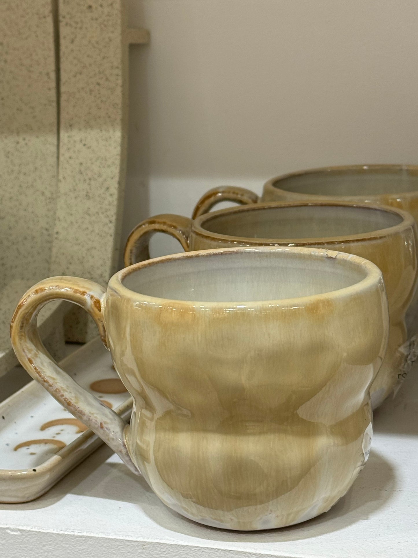 Nara Tasse, Nature, Grès