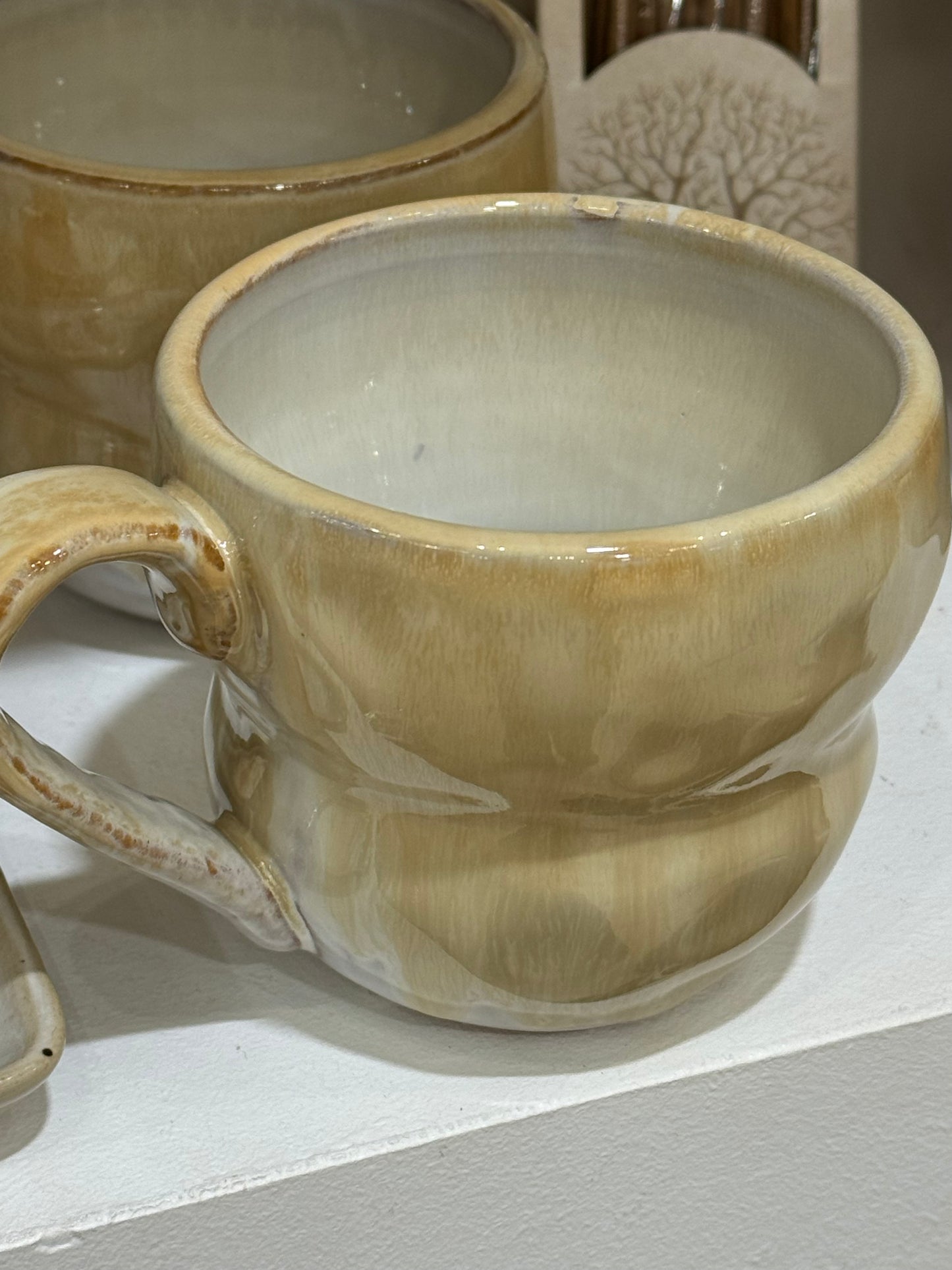 Nara Tasse, Nature, Grès