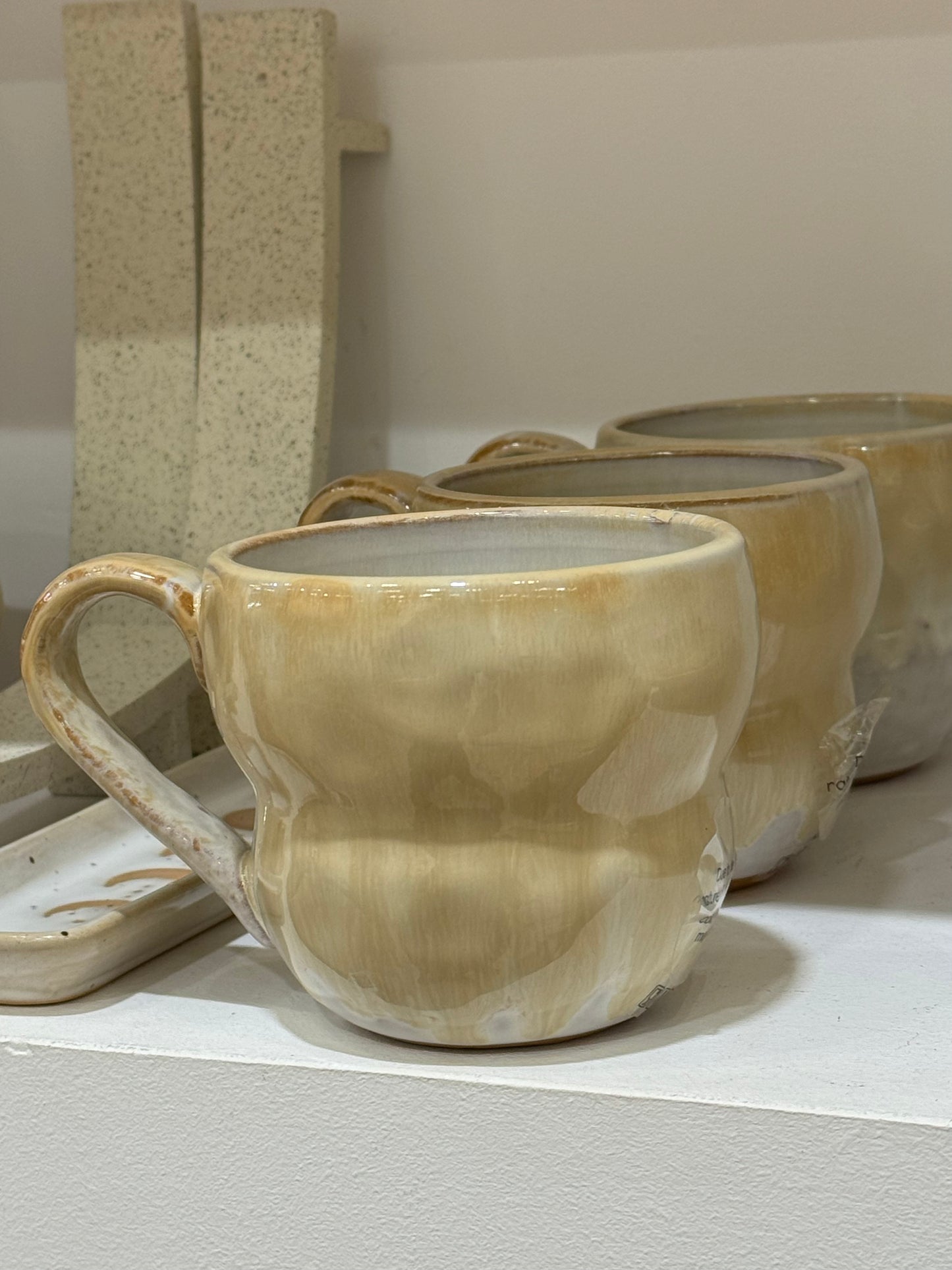 Nara Tasse, Nature, Grès
