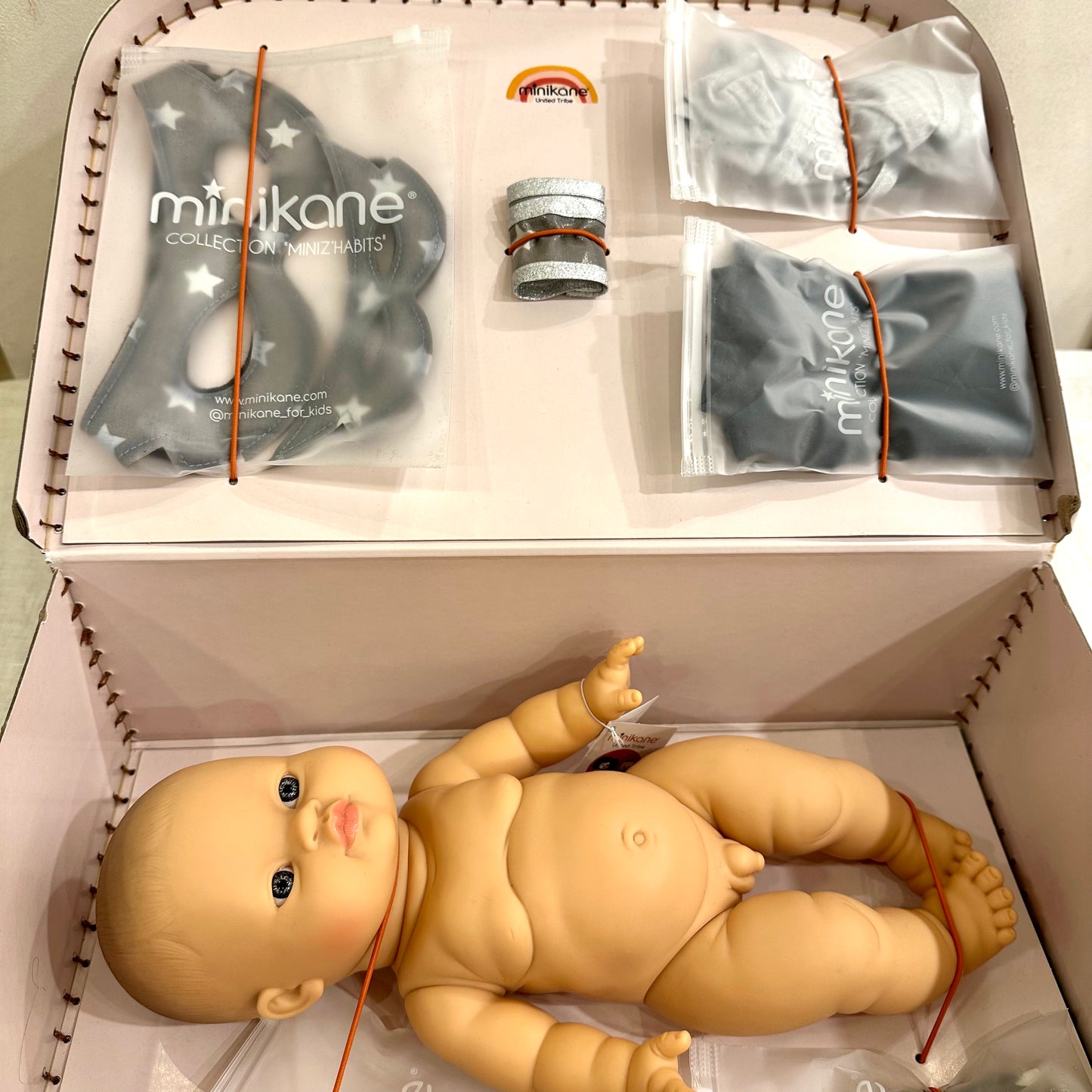 Ma valise d'antan "Les minis héros"