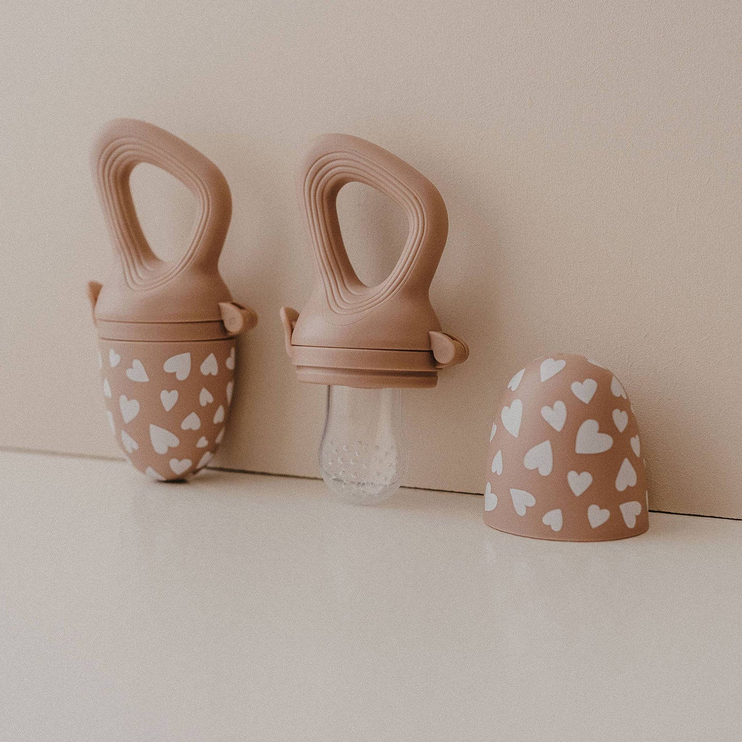 Tétine grignoteuse Fall in love taupe