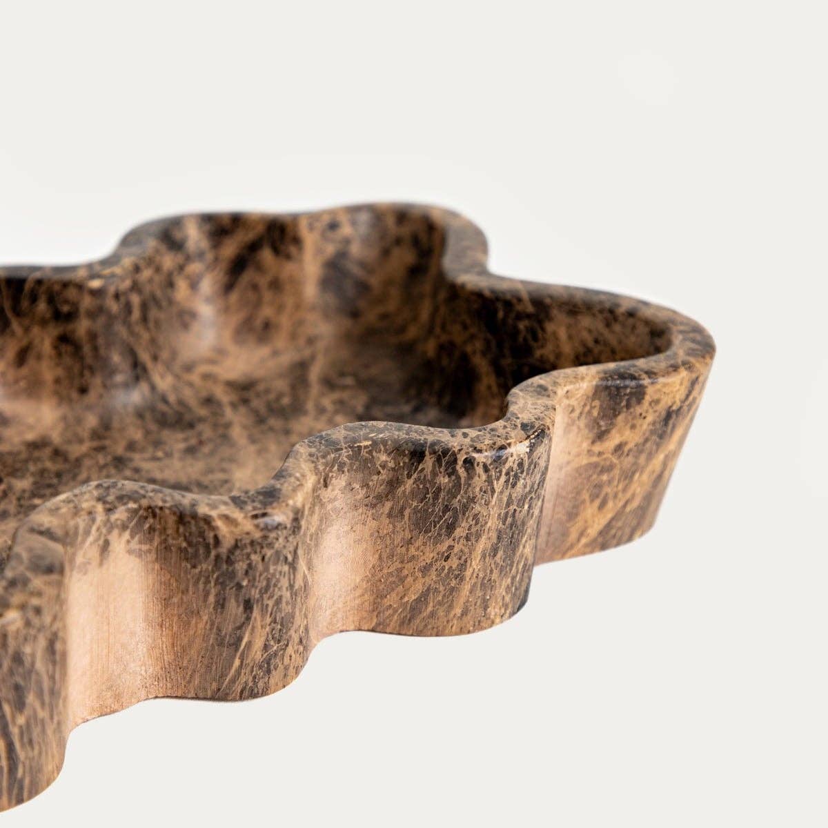 Plateau décoratif | ELYSIAN | à bord ondulé, marron