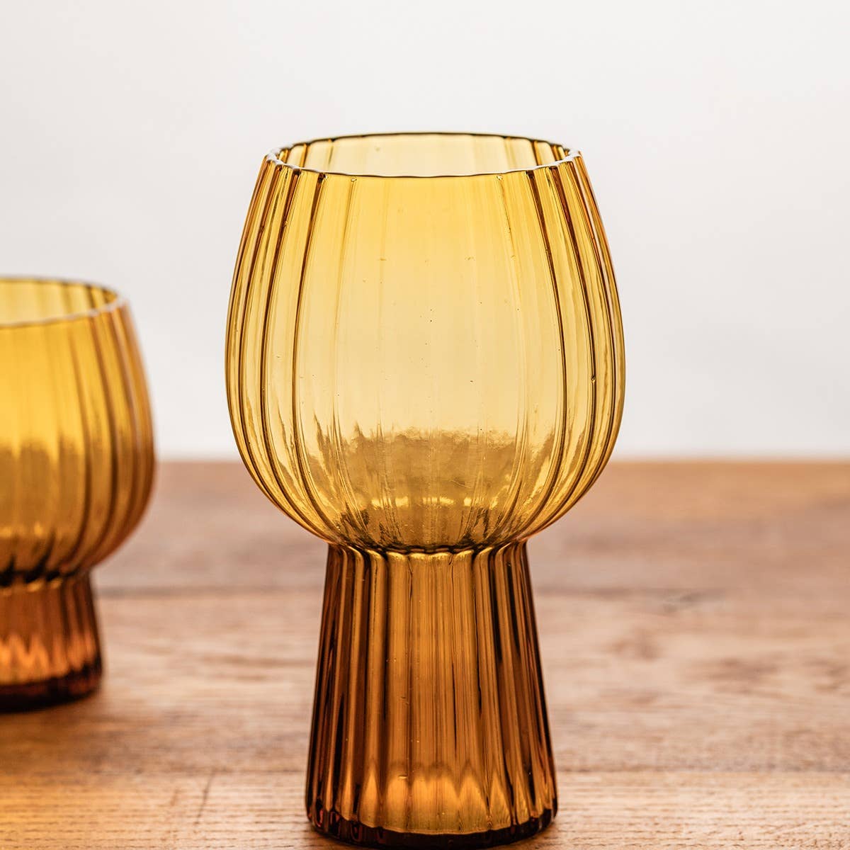Verre | AZERA | haut, cannelé, ambré | 0,55 l