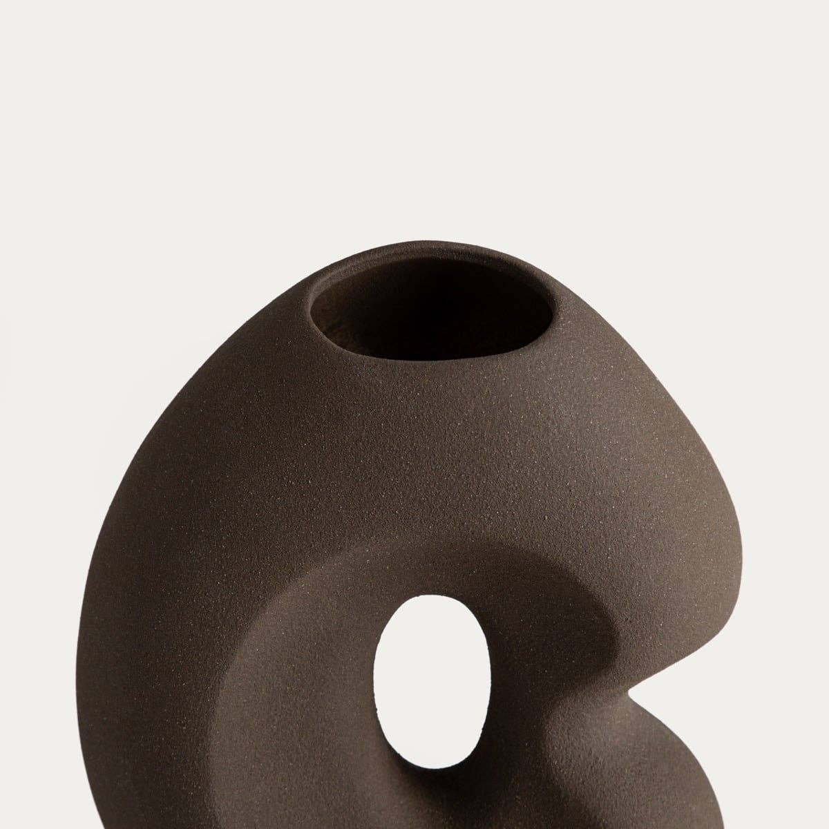 Vase | BELLARO | céramique marron avec un trou