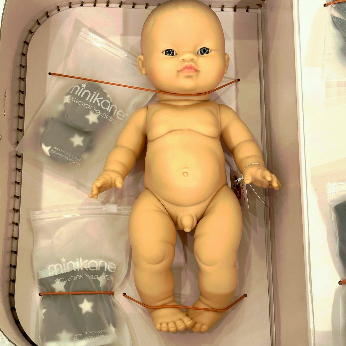 Ma valise d'antan "Les minis héros"