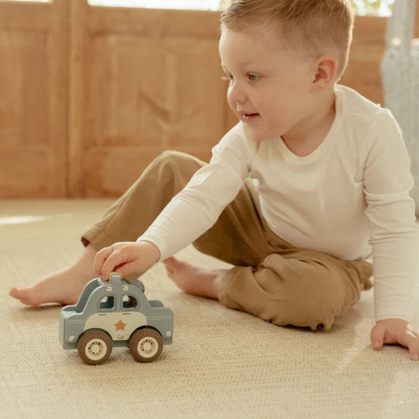 Voiture de police en bois